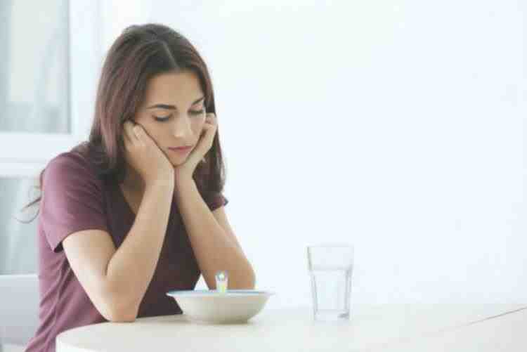 Dificuldade para comer e sensação rápida de estar cheia